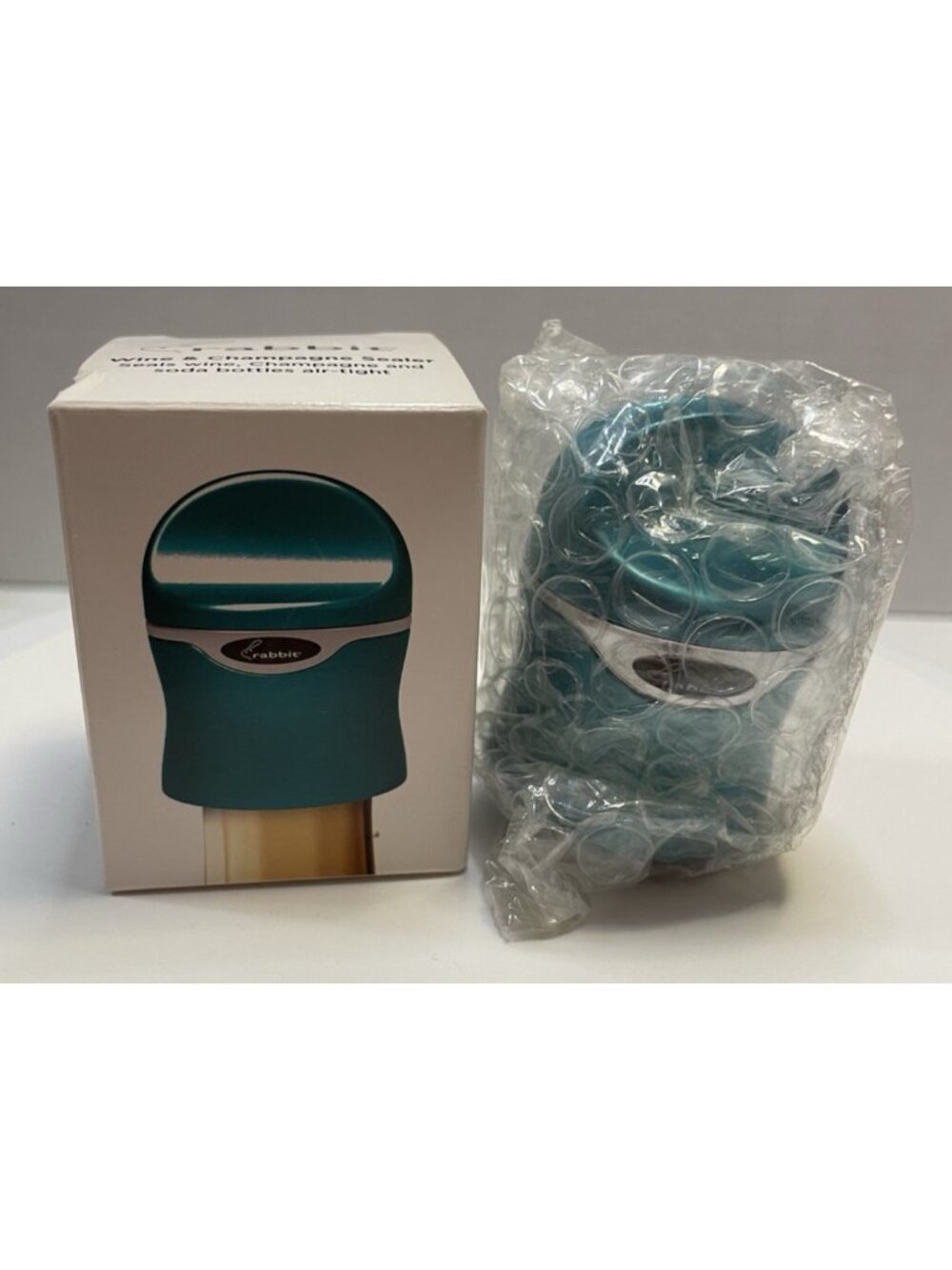 Rabbit Green Wine & Champagne Sealer - NEW in Box